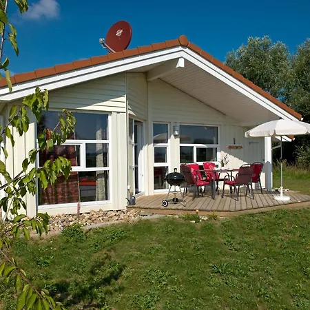 Daenische Ferienhaeuser Am Salzhaff Haus Vogelparadies Holiday home *