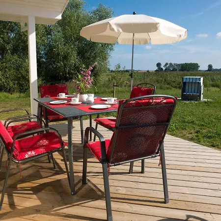 Daenische Ferienhaeuser Am Salzhaff Haus Vogelparadies *